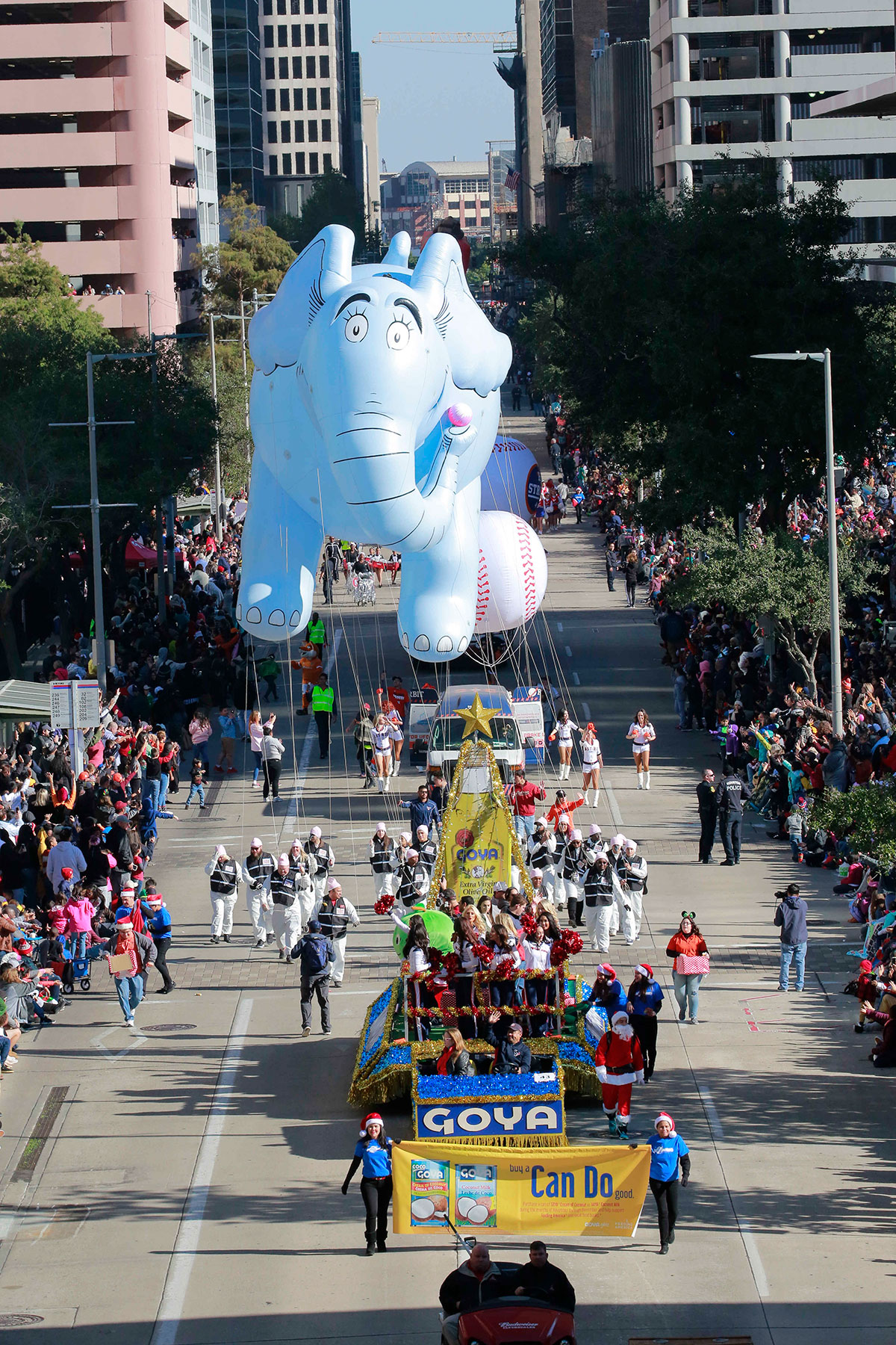 Helium Parade Balloons | Horton Parade Balloon